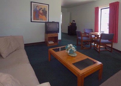 Econo Lodge Suits & Inns - 