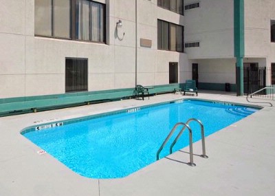 Econo Lodge Suits & Inns - 