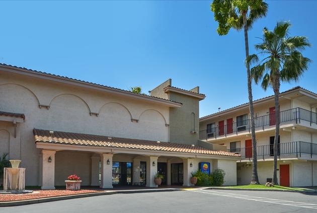 Image of Comfort Inn & Suites Rancho Cordova