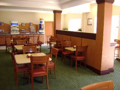 Holiday Inn Express - Breakfast Bar Area