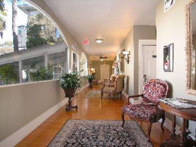 Little Italy Inn - Main Hall