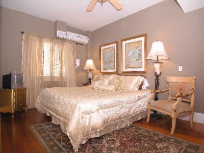 Little Italy Inn - Room Q