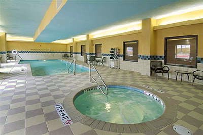 Hampton Inn & Suites Airport - Indoor Pool