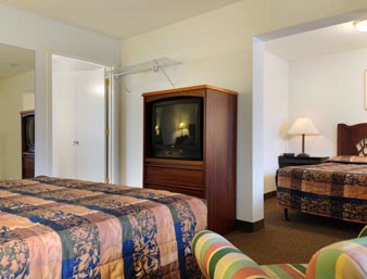 Howard Johnson Inn & Suites - Rooms With Two Beds