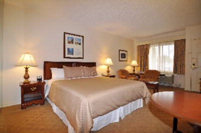 Best Western Big America - Heated Swimming Pool At The Big America Hotel In Santa Maria