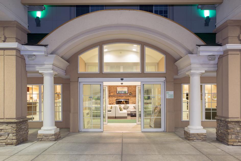 Holiday Inn Airport - 