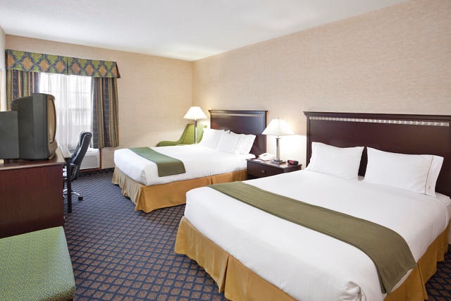 Holiday Inn Express Hotel & Suites - Two Queen Bed Room
