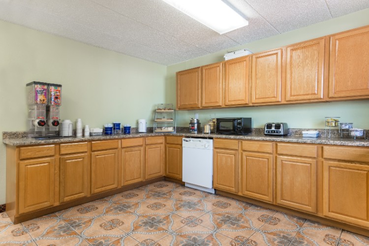Days Inn & Suites Springfield - Breakfast Area