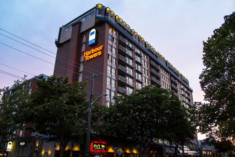 Harbour Towers Hotel & Suites - Bachelor Suite