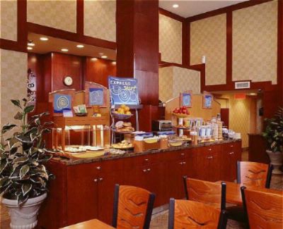 Holiday Inn Express Fifth Ave. - Breakfast Buffet