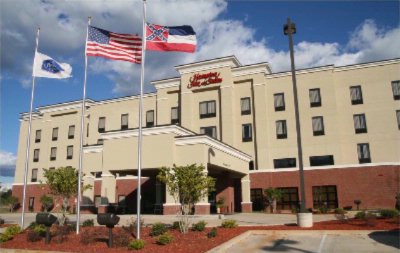 Hampton Inn & Suites - 