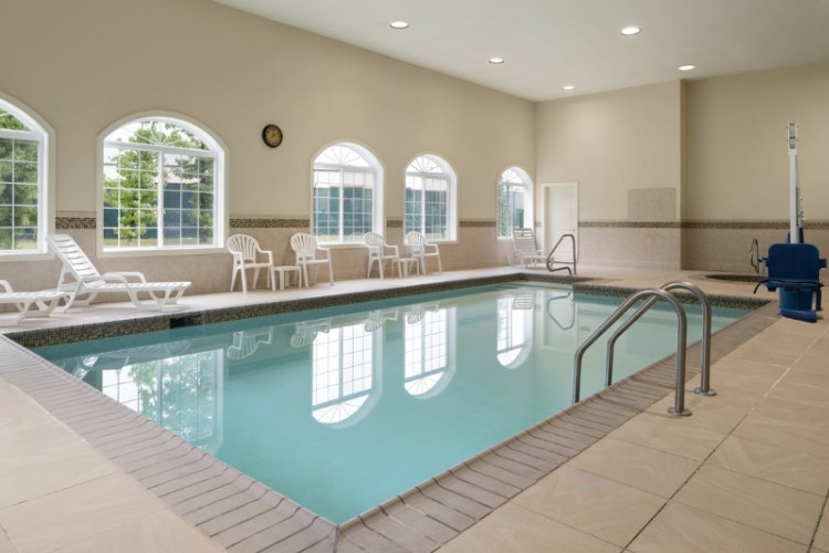 Country Inn & Suites Baltimore North - Indoor Heated Pool