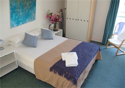 Queen Deluxe Room