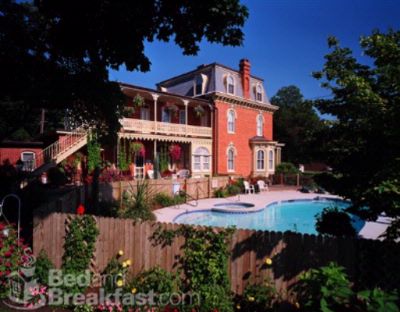 Greystone Manor Victorian Inn - 