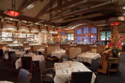 West Inn & Suites - West Steak Seafood & Spirits