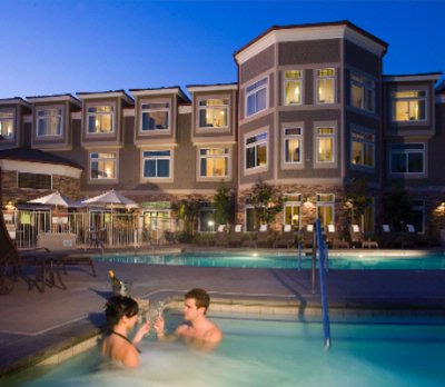 West Inn & Suites - Hotel Pool