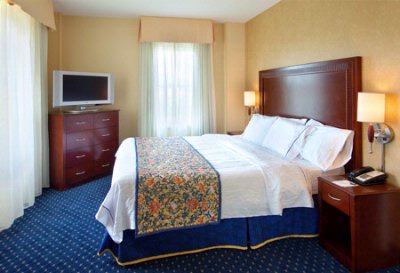 Courtyard by Marriott Country Club Plaza - Guest Room
