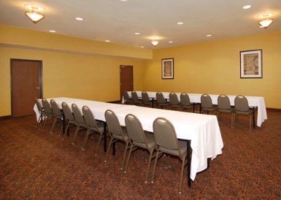Comfort Suites - 