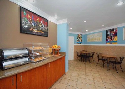 Anaheim Rodeway Inn & Suites - Breakfast Area