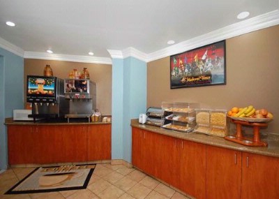 Anaheim Rodeway Inn & Suites - Breakfast Area