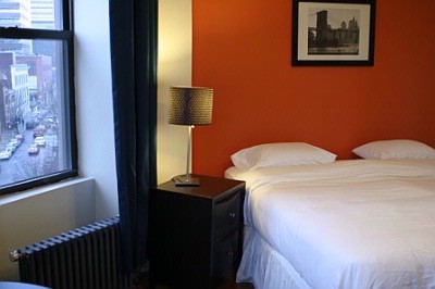 Twin Or Full Size Bed In Private Room. Capacity For 2 People