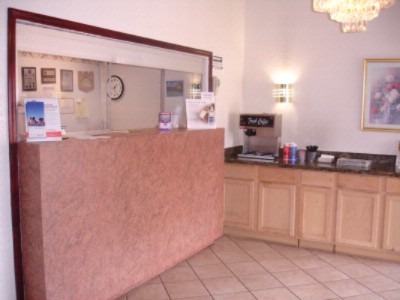 Knights Inn Atlanta East - Hotel Lobby