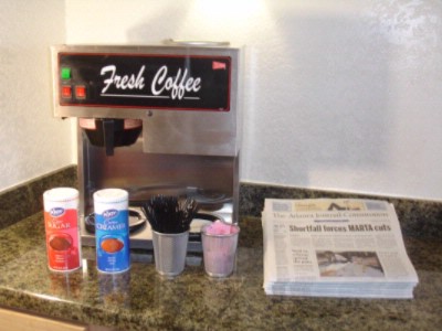 Knights Inn Atlanta East - Complimentary Coffee - Newspaper