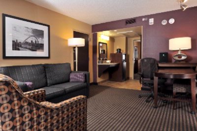 Embassy Suites Des Moines on the River - 
