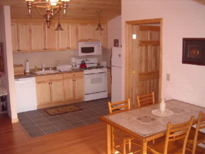 Weathervane Lodge - Carriage House Full Kitchen