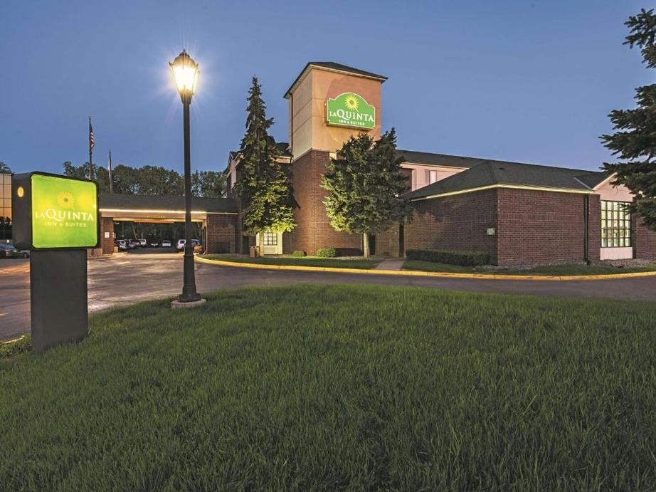 La Quinta Inn & Suites