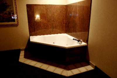 Holiday Inn Express - Whirlpool Suites