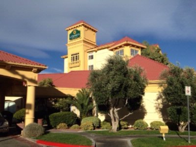 La Quinta Inn & Suites Las Vegas Summerlin - Exterior