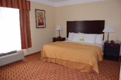La Quinta Inn & Suites - 