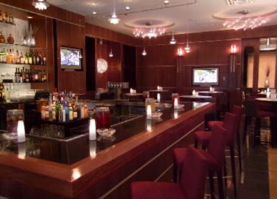 Chicago Courtyard Magnificent Mile - Unwind At Our Local Watiner Hole At Viand