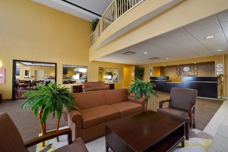 Comfort Inn & Suites Akwesasne - Hotel Lobby