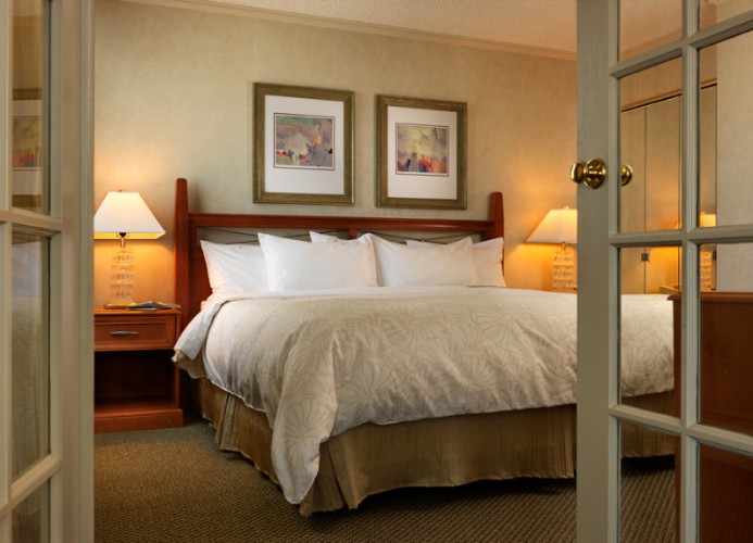 1-bedroom suite with king bed