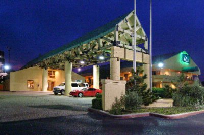 Quality Suites Fiesta Park