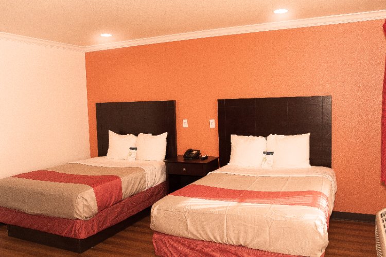 Days Inn - 