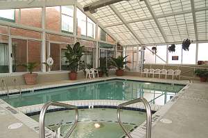 Holiday Inn Express Hotel & Suites - 