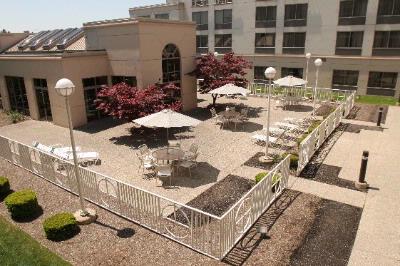 Marriott Detroit Airport - Courtyard / Receptions
