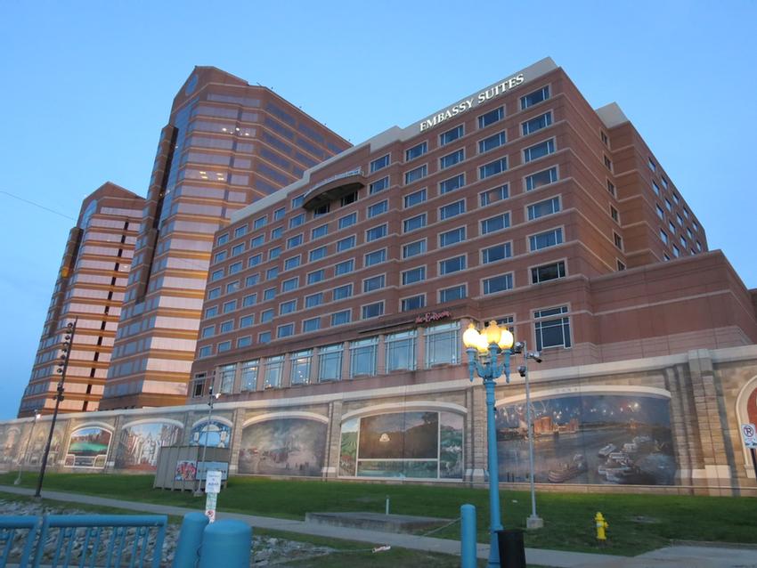 Embassy Suites Cincinnati Rivercenter