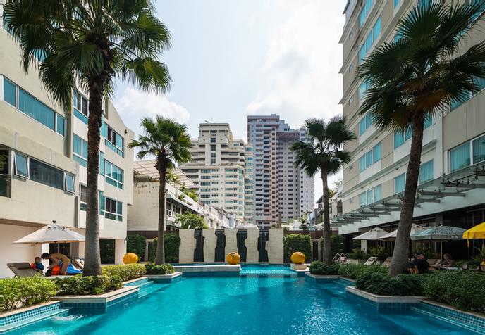 Legacy Suites Bangkok - Swimming Pool