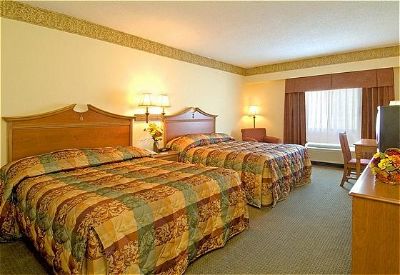 Country Inn & Suites Williamsburg East - Our Spacious Queen Room