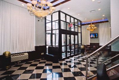Quality Inn - Hotel Lobby