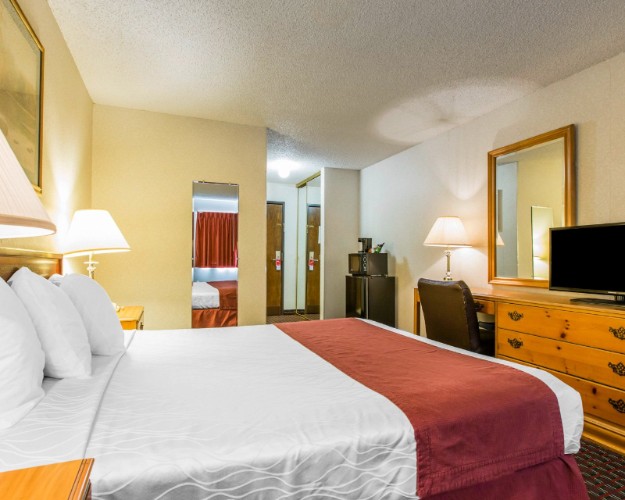 Econo Lodge - Breakfast!