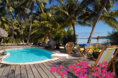 Eden Beach Hotel Bora Bora - Pool Side