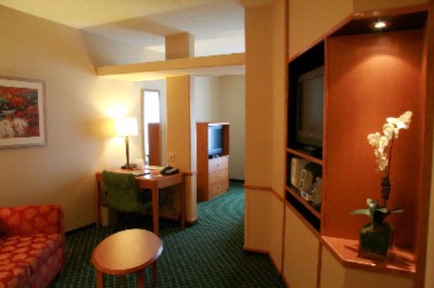 Fairfield Inn & Suites - Executive King Suite Living Area