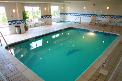 Fairfield Inn & Suites - Indoor Pool And Jacuzzi