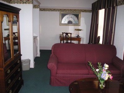 Gaslamp Plaza Suites - 