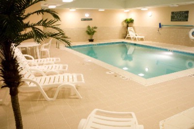 Country Inn & Suites - Indoor Heated Pool